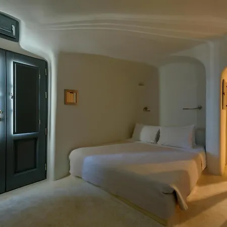 Kapari Natural 5* Imerovigli (Santorini)